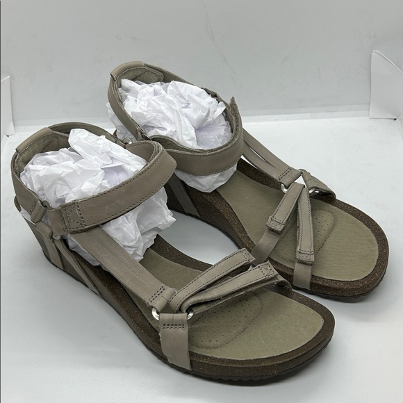 Teva Shoes - Teva Ysidro Universal Wedge Taupe Sand Sandals SN 1015119 Women's Size 10 US